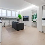 Apartament Urban Jungle M3 Duomo 12 Min Mediolan