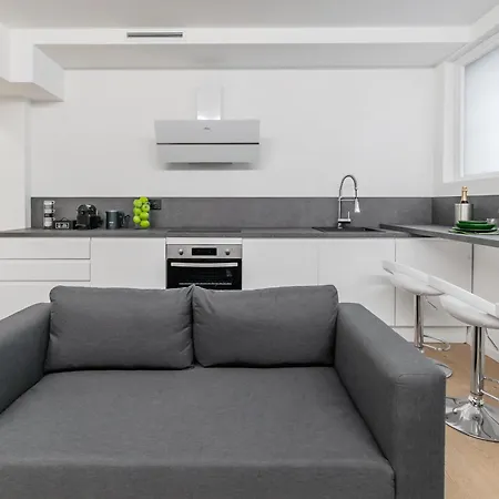 Urban Jungle M3 Duomo 12 Min Apartamento Milán